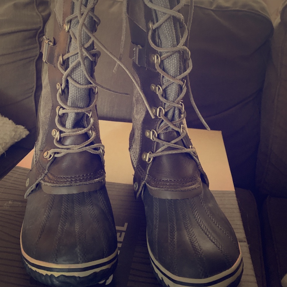 SOREL conquest Carly sz 8 worn once! Seen on blogs